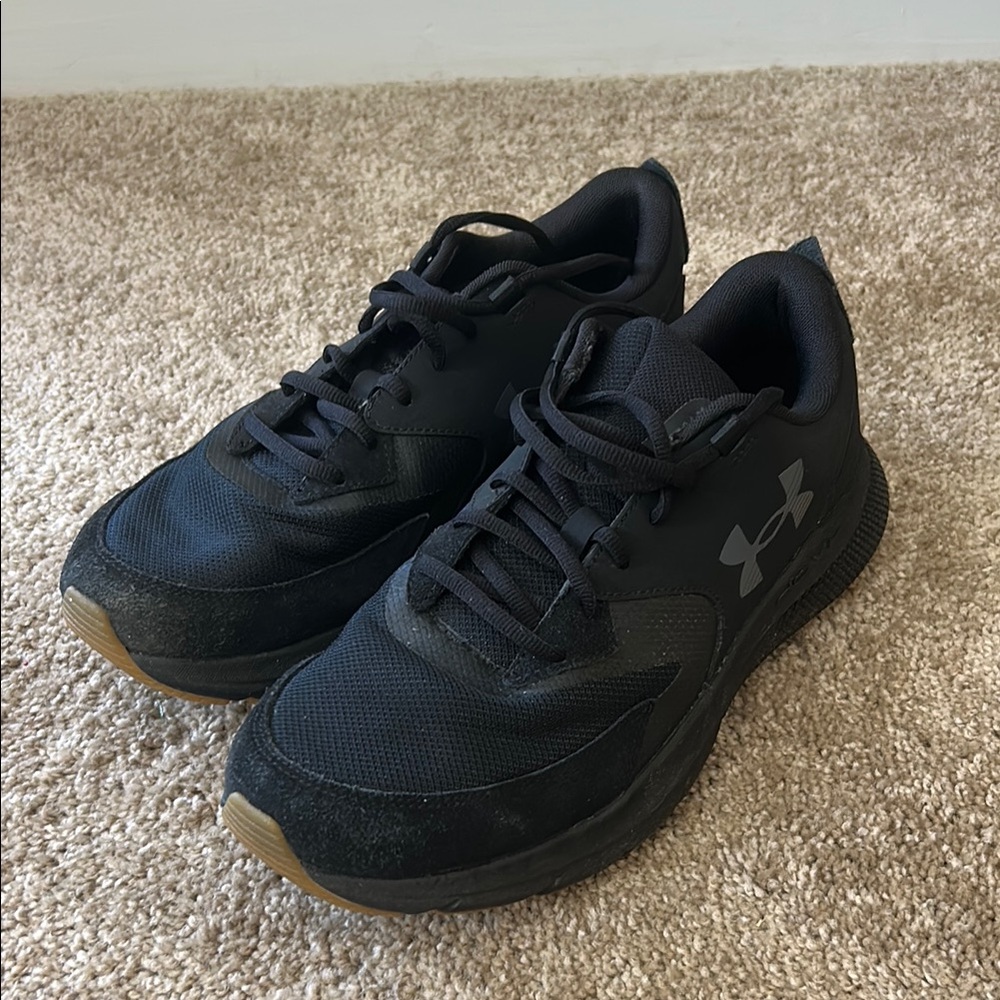 Under Armour Mens 10 Black HOVR Turbulence LTD Sneakers
